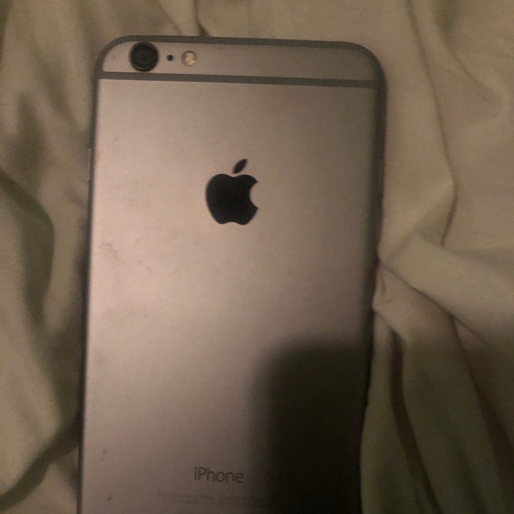 iPhone - Picture 3 of 3